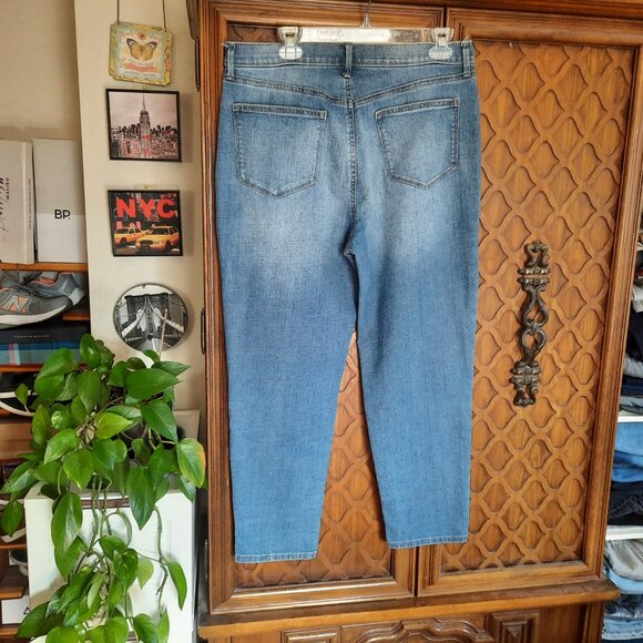 SONOMA Distressed Mid-Rise Cropped Boyfriend Jeans NWOT! - Size 12 - Picture 7 of 16